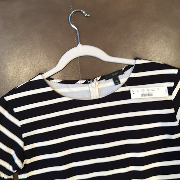 J Crew Dress
Navy and White
Size XXS
New With Tags - Picture 2 of 4